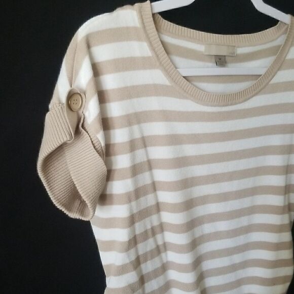 one A Women's pull over Top sz Medium - Picture 2 of 7